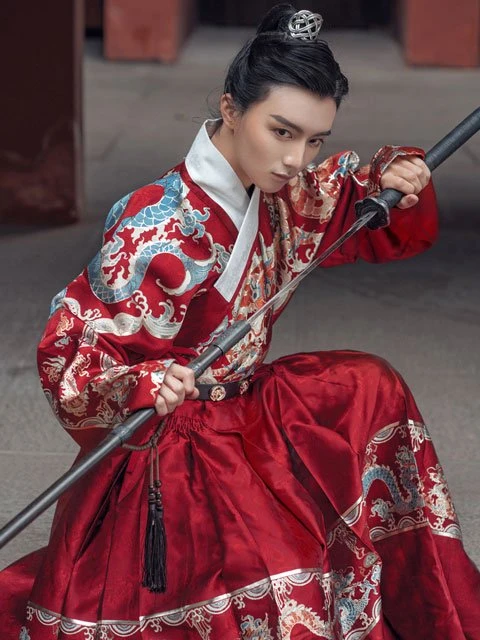 How to Chose Pretty Chinese New Year Traditional Clothing for Festival