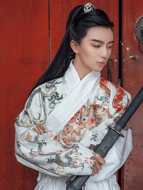 How to Chose Pretty Chinese New Year Traditional Clothing for Festival