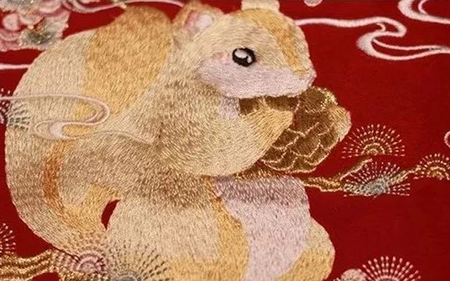 How to Chose Pretty Chinese New Year Traditional Clothing for Festival