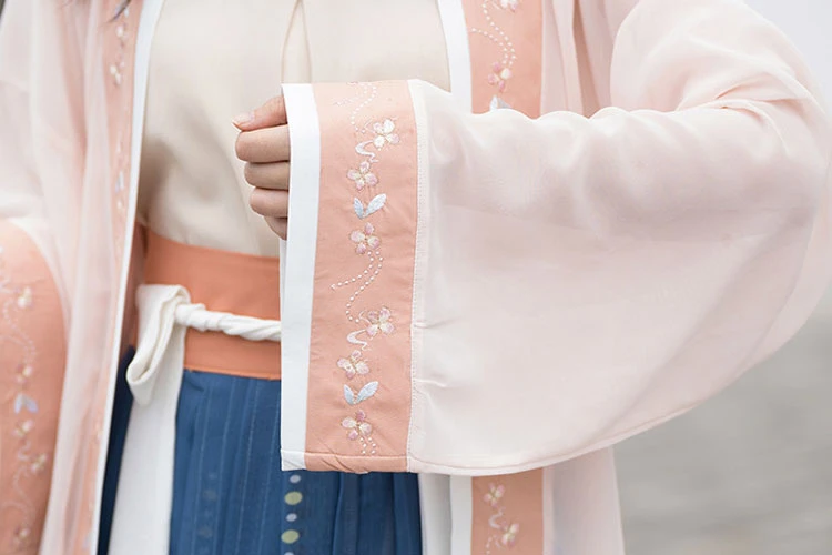 Summer Blossom Han Fu Shop
