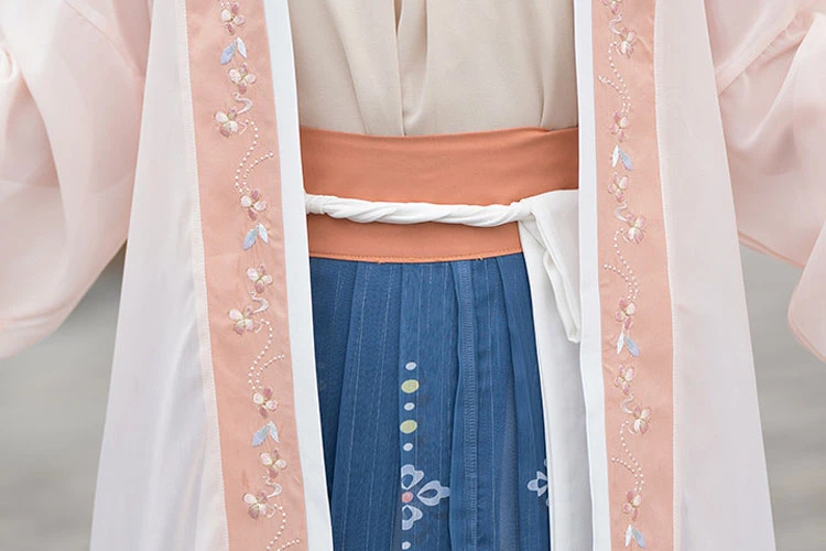 Summer Blossom Han Fu Shop
