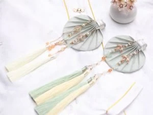 10 Beautiful Accessories to Decorate Your Chinese Costume