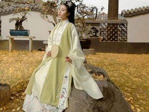 10 Beautiful Accessories to Decorate Your Chinese Costume
