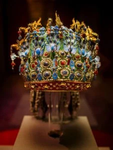 Chinese Dress Accessories:The Cruelty & Beauty of Tian-tsui