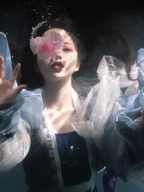 Fancy Hanfu Photography Underwater