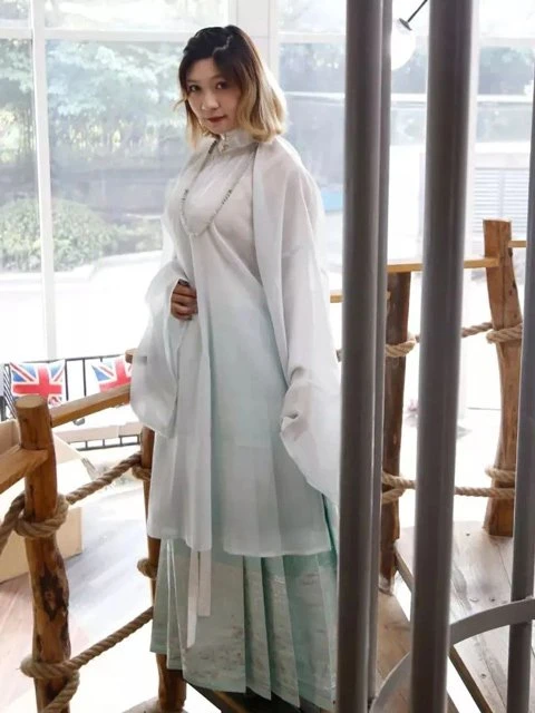 Chinese Hanfu Industry - Changing & Get Better
