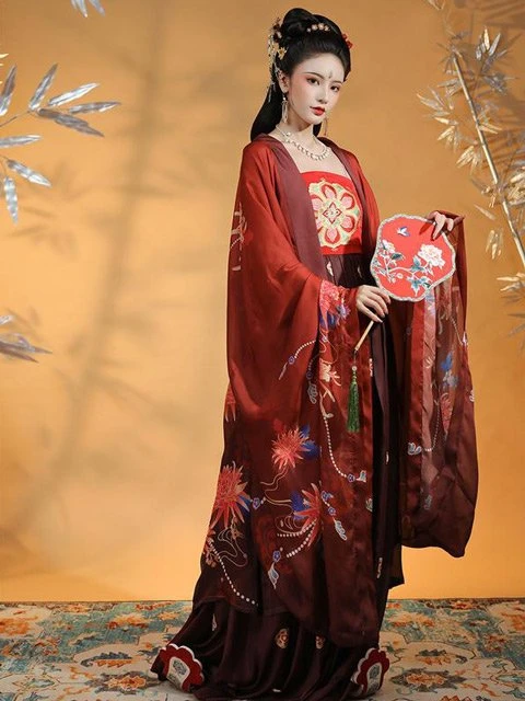 12 Most Gorgeous Traditional Chinese Wedding Dresses