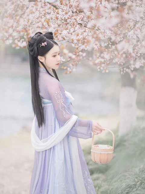 2020 Beautiful Hanfu Photography | Looking Forward to the Flowering Season
