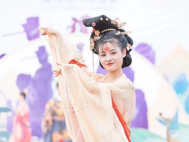 2020 Li Yi Hua Xia Hanfu Supermodel Competition