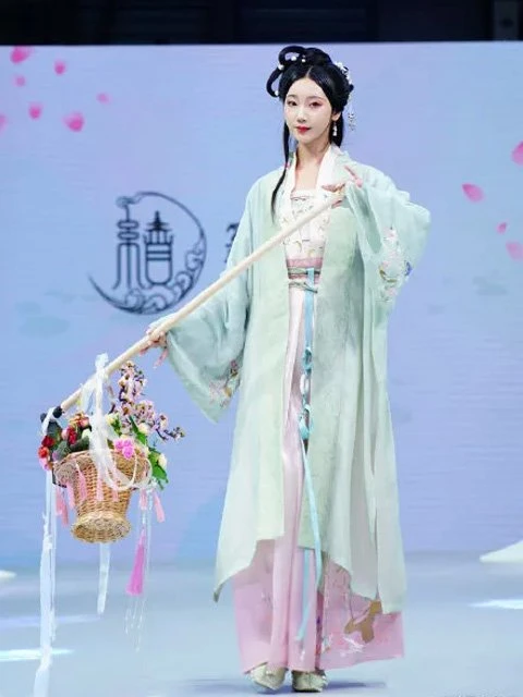 First Luochang Chinese Hanfu Show in ChinaJoy