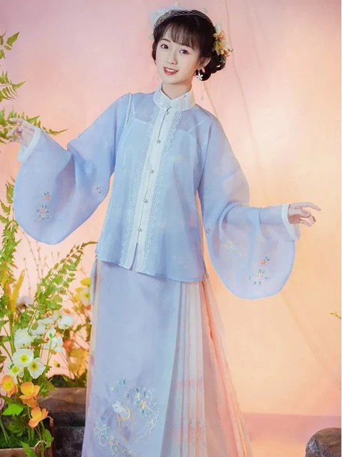 2020 Unlock Many Ways to Wear a Beautiful Chinese Costume