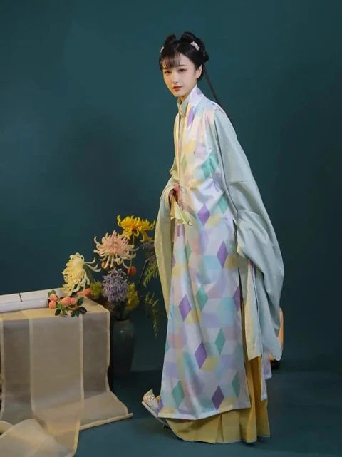Four Sets of Hanfu Suits for Autumn - Elegant & Gorgeous