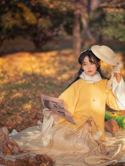 The Autumn Hanfu Style - Chinese Costume for the Female