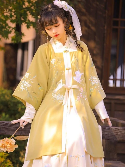 The Autumn Hanfu Style - Chinese Costume for the Female