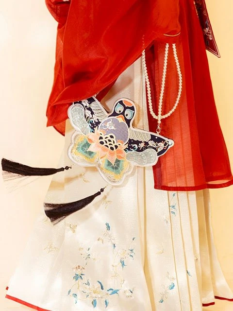 The Autumn Hanfu Style - Chinese Costume for the Female