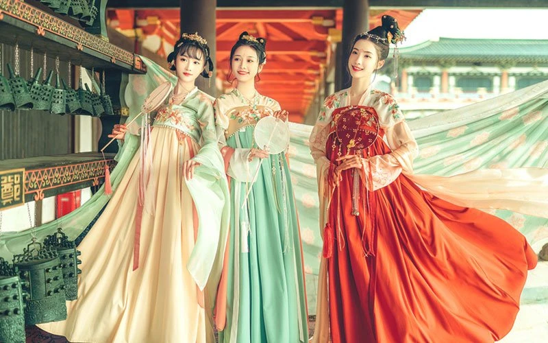 How to Wear Hanfu (9) – Ming Dynasty Ma Mian Skirt
