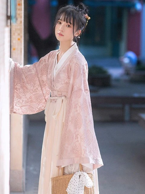 What to Wear: 3 New Types of Chinese Hanfu Style