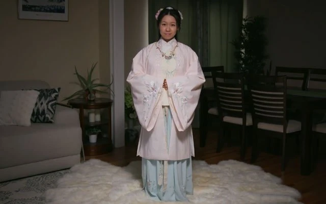 How to Wear Hanfu (7): Ming Dynasty Jiaoling Aoqun