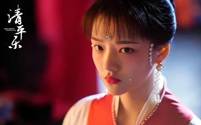 Huadian - A Special Hanfu Makeup for Female