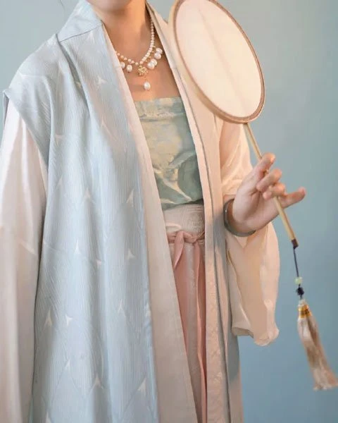 4 Style of Hanfu for Daily and Commuter - Mix & Match
