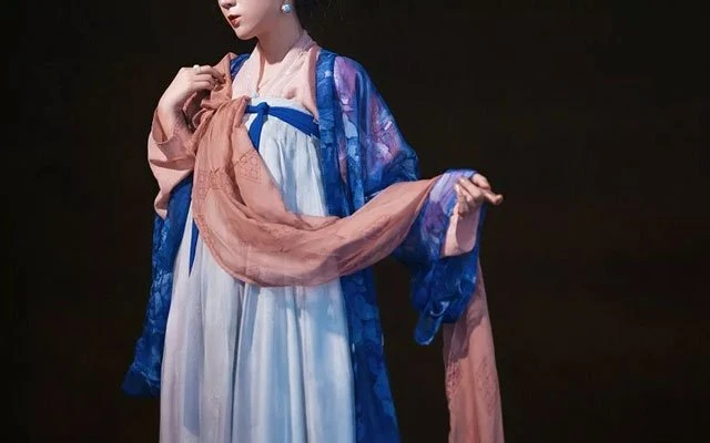 History of Traditional Hanfu Shawl: Pibo