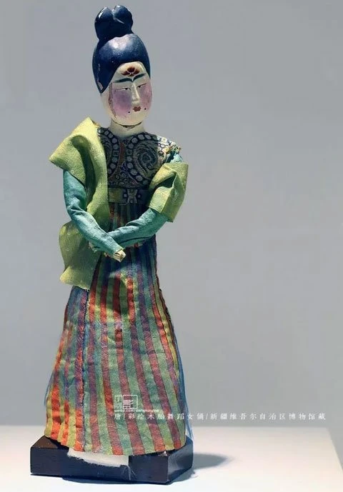 History of Traditional Hanfu Shawl: Pibo