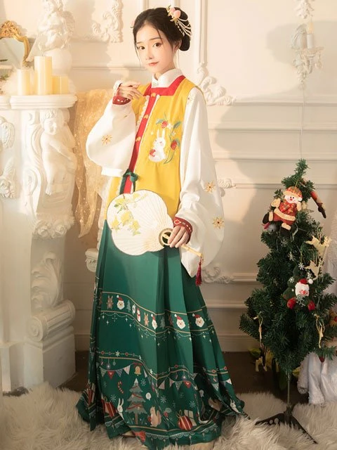 4 Sets Hanfu for Christmas That'll Make You Special
