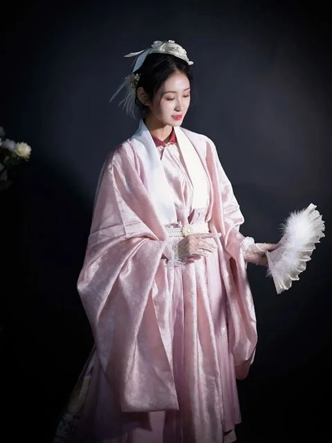 5 Hanfu Accessories for the Cold Winter - Warm & Adorable 10