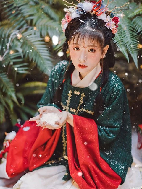 5 Sets of Graceful Hanfu Photos for Christmas 2