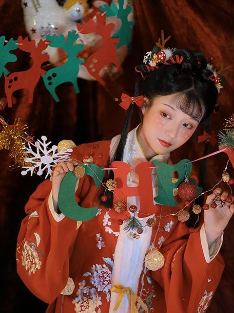5 Sets of Graceful Hanfu Photos for Christmas 19