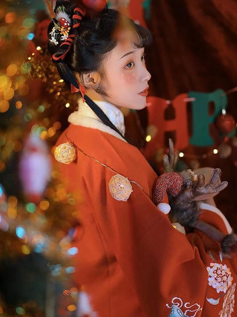 5 Sets of Graceful Hanfu Photos for Christmas 20