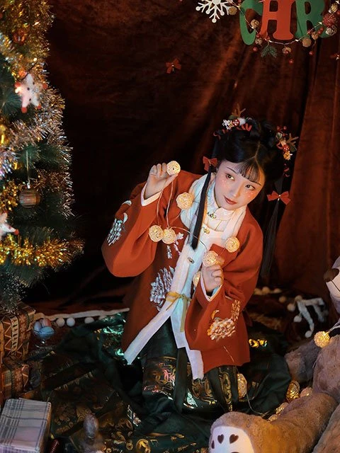 5 Sets of Graceful Hanfu Photos for Christmas 21