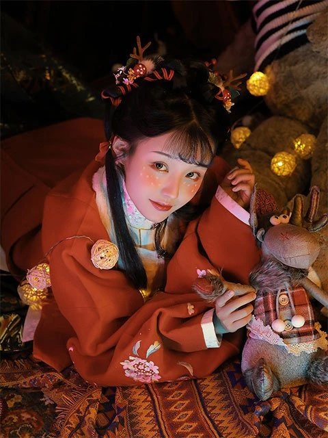 5 Sets of Graceful Hanfu Photos for Christmas 22