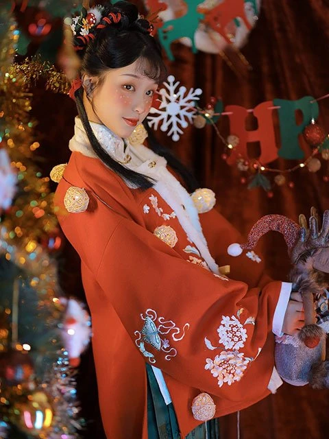 5 Sets of Graceful Hanfu Photos for Christmas 23