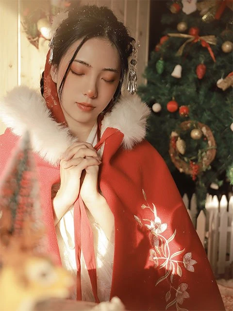 5 Sets of Graceful Hanfu Photos for Christmas 28