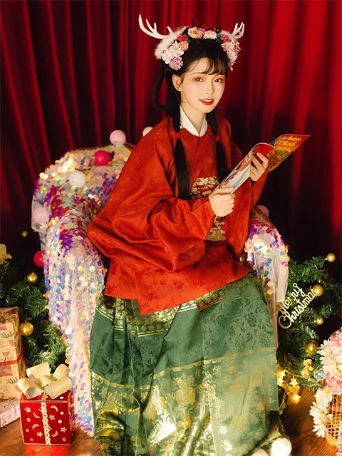 5 Sets of Graceful Hanfu Photos for Christmas 34