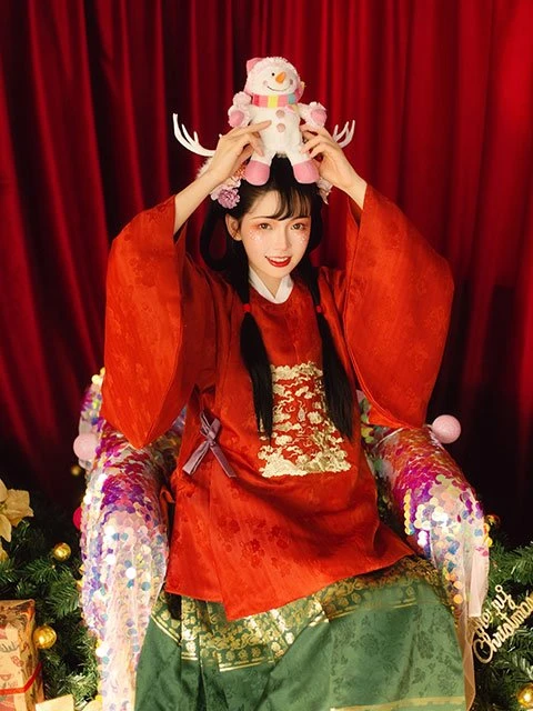 5 Sets of Graceful Hanfu Photos for Christmas