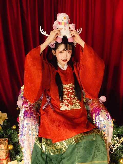 5 Sets of Graceful Hanfu Photos for Christmas 35