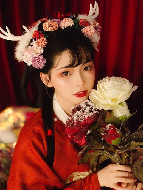 5 Sets of Graceful Hanfu Photos for Christmas 37