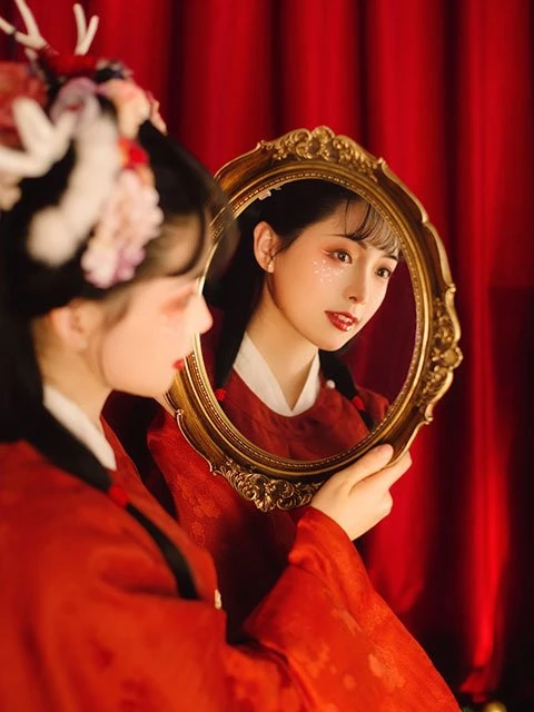 5 Sets of Graceful Hanfu Photos for Christmas 38