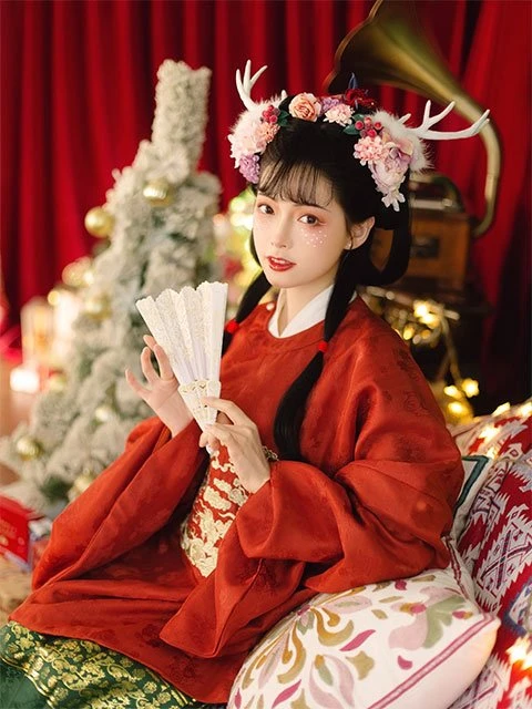 5 Sets of Graceful Hanfu Photos for Christmas 40