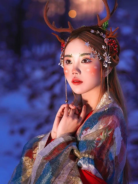 5 Sets of Graceful Hanfu Photos for Christmas 10