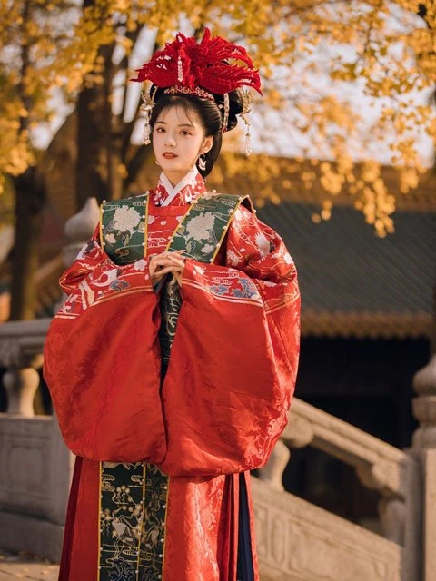 Hanfu Girl: Siyue - Restore the Beauty of Four Classic Novels 4