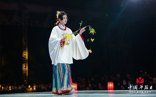Live photos of Chinese National Costume Day on December 5
