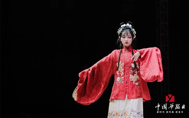 Live photos of Chinese National Costume Day on December 5