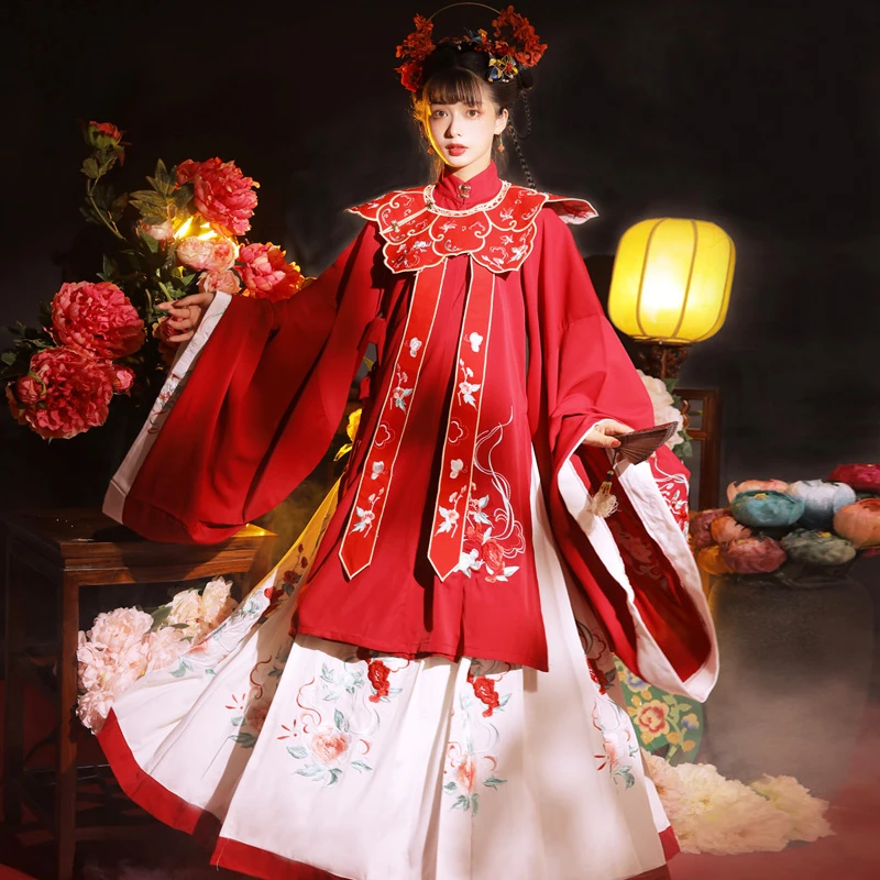 Red Hanfu, the Traditional Chinese Culture 1