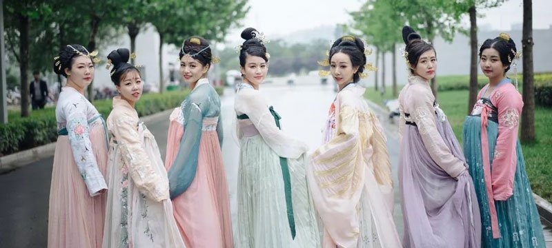 Traditional Chinese Dress ☀ Clothing ...