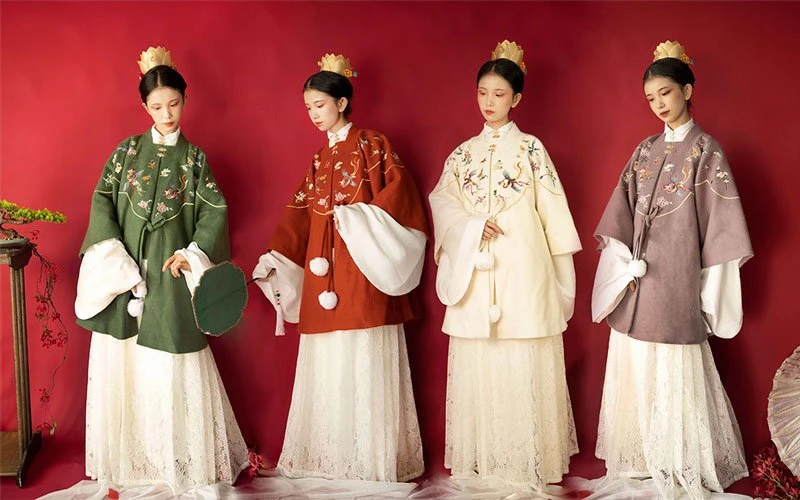 10 Traditional Chinese Colors & 4 Patterns Applied to Hanfu in 2021