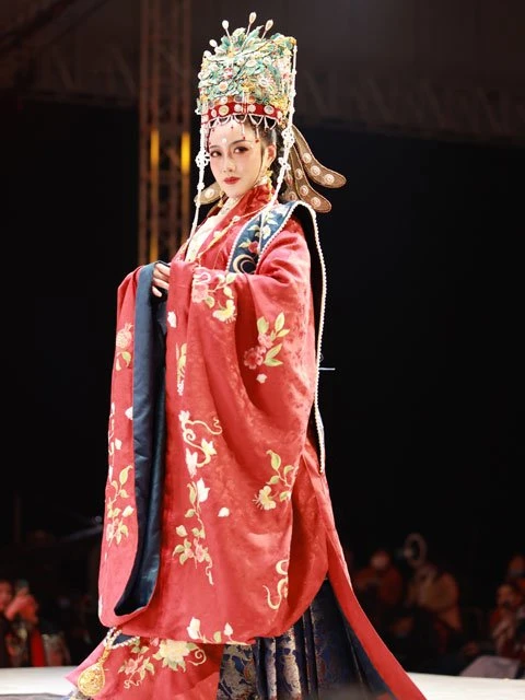 4 Sets of Gorgeous Hanfu Women Suits for 2021