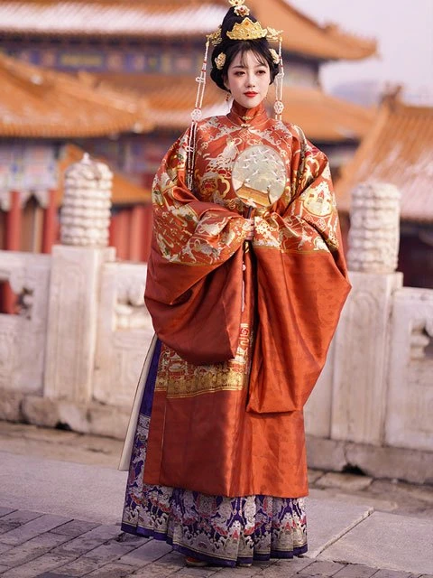 4 Sets of Gorgeous Hanfu Women Suits for 2021
